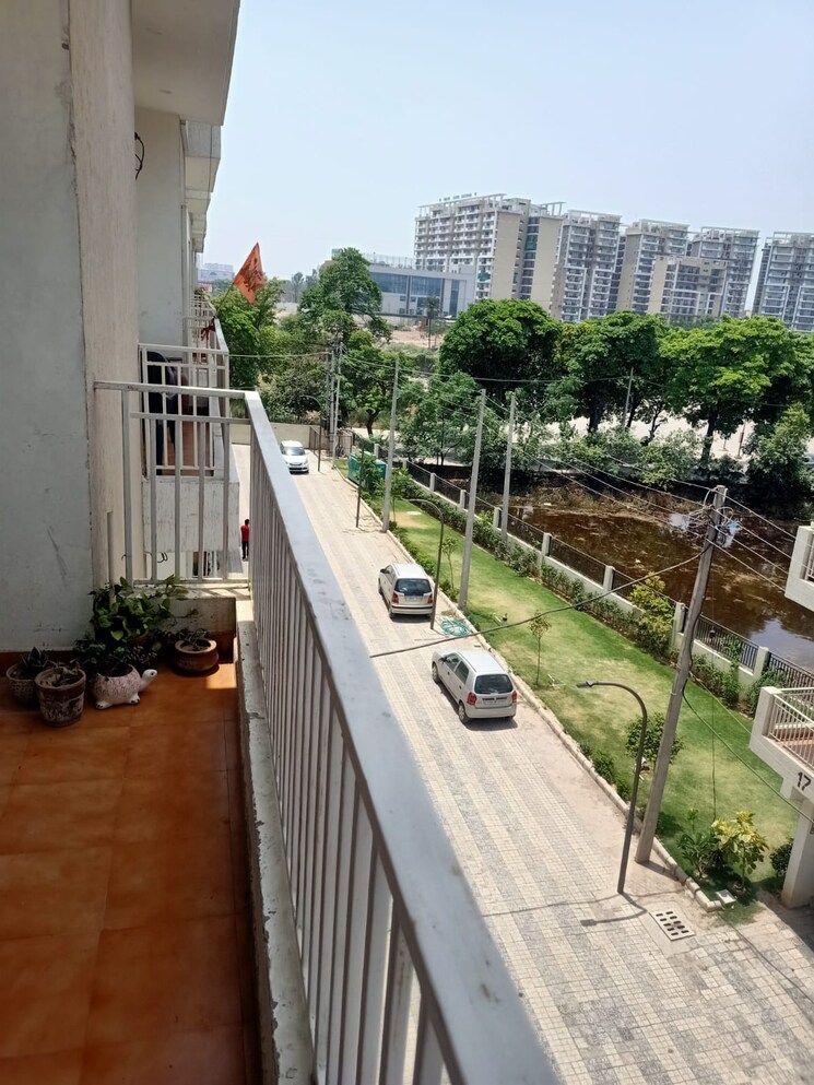 Balcony, aura-homes 3 Bedroom 1150 Sq.Ft. Apartment In Patiala Road Zirakpur 8157469