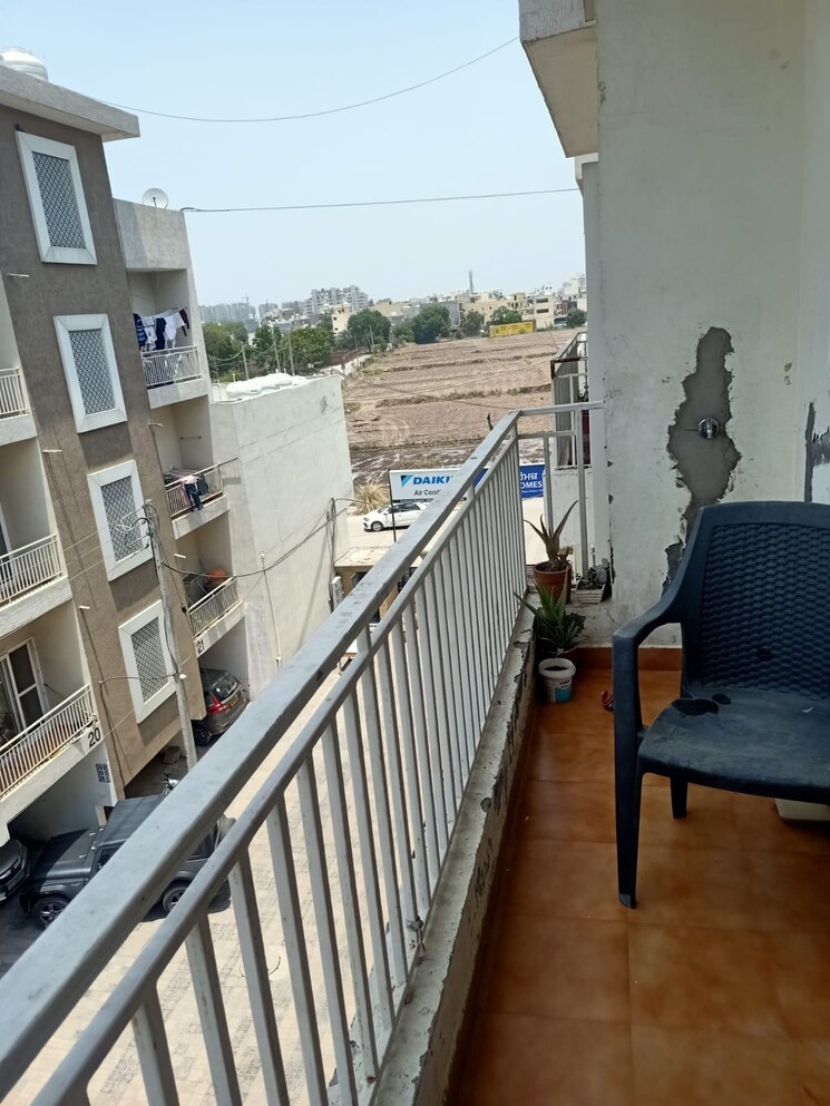 Balcony, aura-homes 3 Bedroom 1150 Sq.Ft. Apartment In Patiala Road Zirakpur 8157469