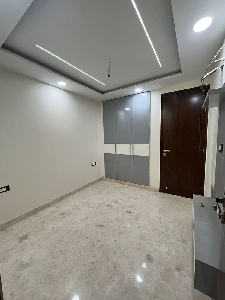 Room, paschim vihar 3 Bedroom 900 Sq.Ft. Builder Floor In Paschim Vihar Delhi 8157412