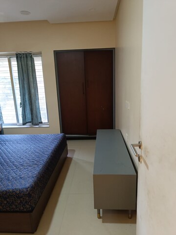 Bedroom in 3 BHK Apartment at Kalpataru Hills, Manpada – for Rent