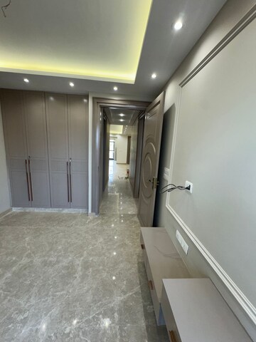 Building Lobby in 3 BHK Builder Floor at Paschim Vihar – for Rent