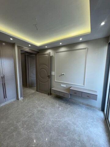 Room in 3 BHK Builder Floor at Paschim Vihar – for Rent