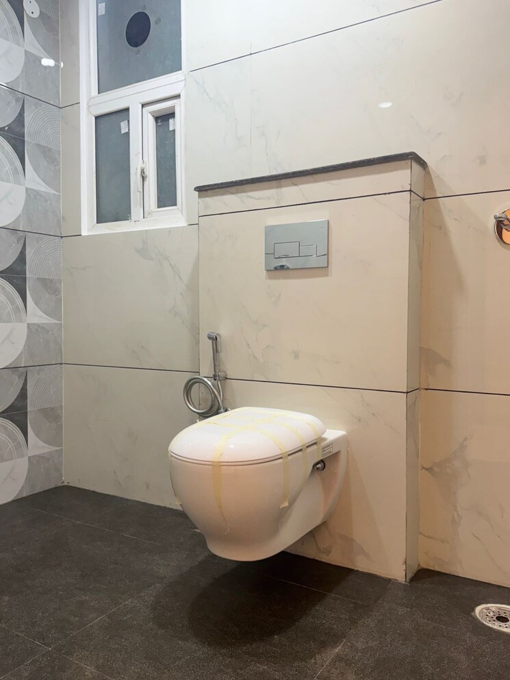 Bathroom, crd-golden-castle 3 Bedroom 2025 Sq.Ft. Apartment In Patiala Road Zirakpur 8157529