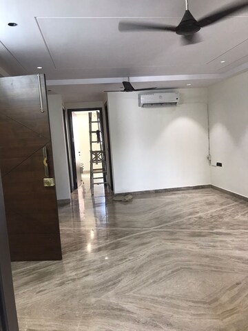 Room in 3 BHK Builder Floor at Paschim Vihar – for Rent