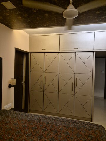 Room in 2 BHK Apartment at Nahar Amrit Shakti, Chandivali – for Rent