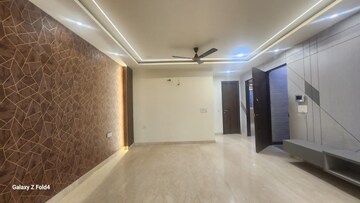 Room in 3 BHK Builder Floor at Paschim Vihar – for Rent