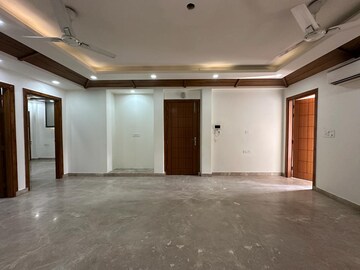 Room in 3 BHK Builder Floor at Paschim Vihar – for Rent