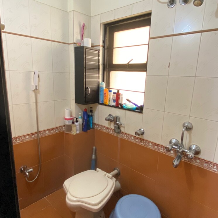 Bathroom, vasant-oscar 2 Bedroom 825 Sq.Ft. Apartment In Moti Nagar Mumbai 8157598