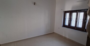 Room in 3.5 BHK Villa at Dalanwala – for Rent