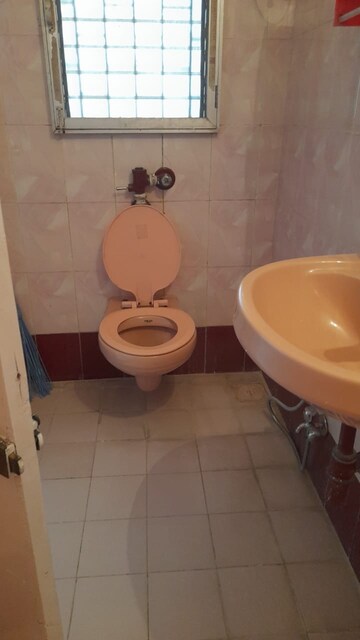 Bathroom in 4 BHK Apartment at Royal Classic Co Op Society, Andheri West – for Sale