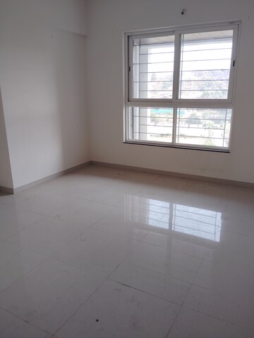 Room in 2 BHK Apartment at Mantra Monarch, Balewadi – for Rent