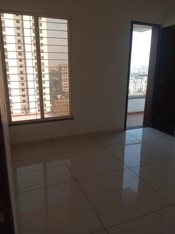 Room in 3 BHK Apartment at Vilas Javdekar Yashwin Encore, Wakad – for Rent
