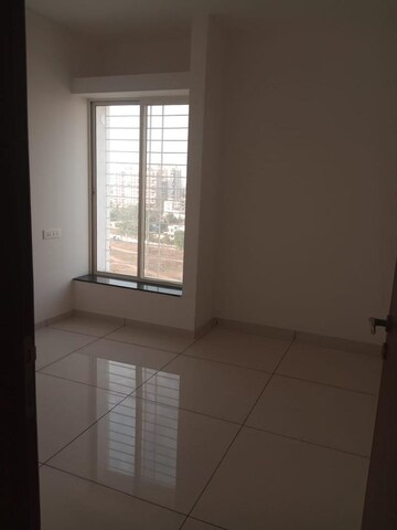 Room in 3 BHK Apartment at Vilas Javdekar Yashwin Encore, Wakad – for Rent