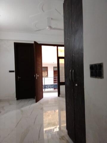Room in 1 BHK Builder Floor at Saket – for Rent