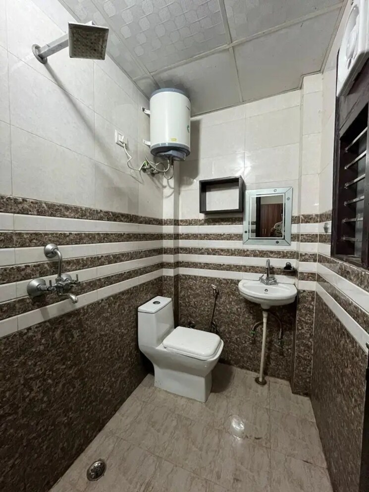 Bathroom, builder-floor 2 Bedroom 1250 Sq.Ft. Builder Floor In Sector 28 Gurgaon 8157669