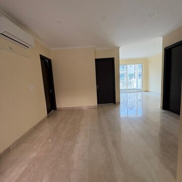 Room in 4 BHK Apartment at Ansal API Esencia, Sector 67 – for Rent