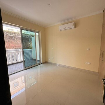 Room in 4 BHK Apartment at Ansal API Esencia, Sector 67 – for Rent