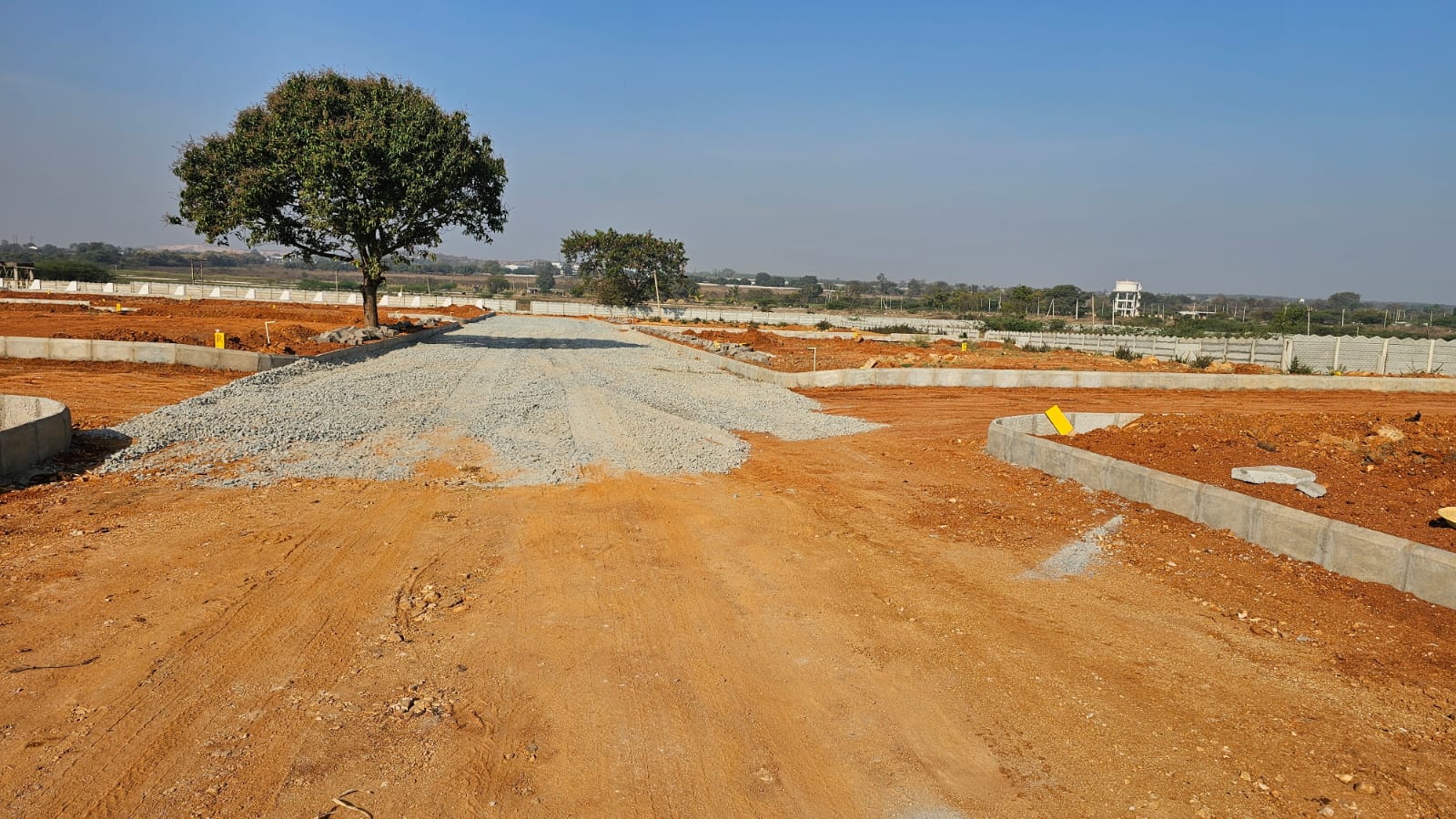 Plot For Sale in Yuvalanpark 