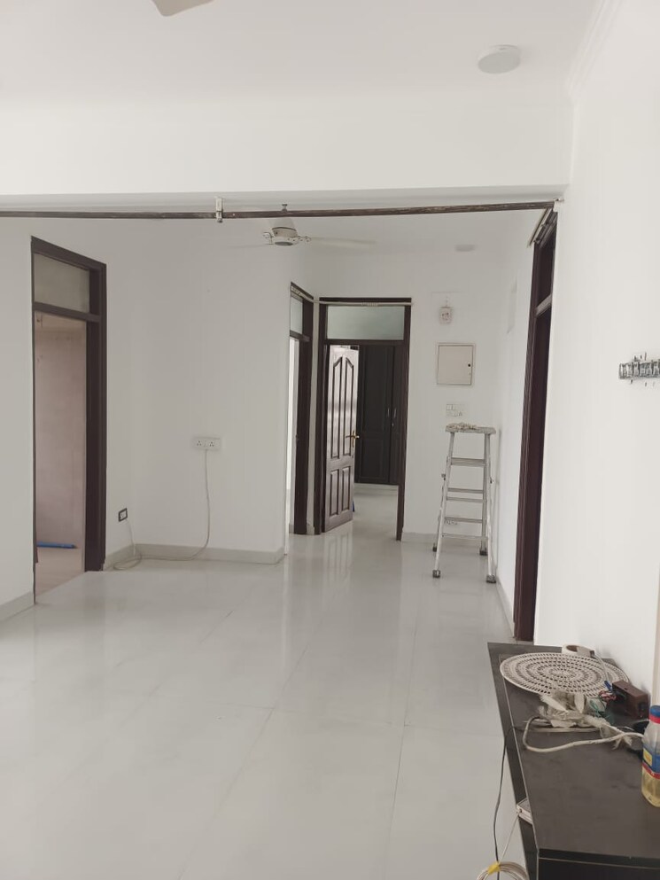 Room, sector 43 3 Bedroom 1345 Sq.Ft. Apartment In Sector 43 Gurgaon 8157750