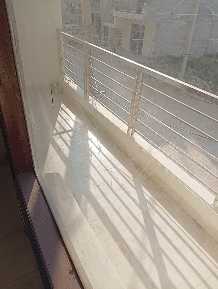 Balcony, ambala highway 2 Bedroom 120 Sq.Yd. Builder Floor In Ambala Highway Zirakpur 8157771