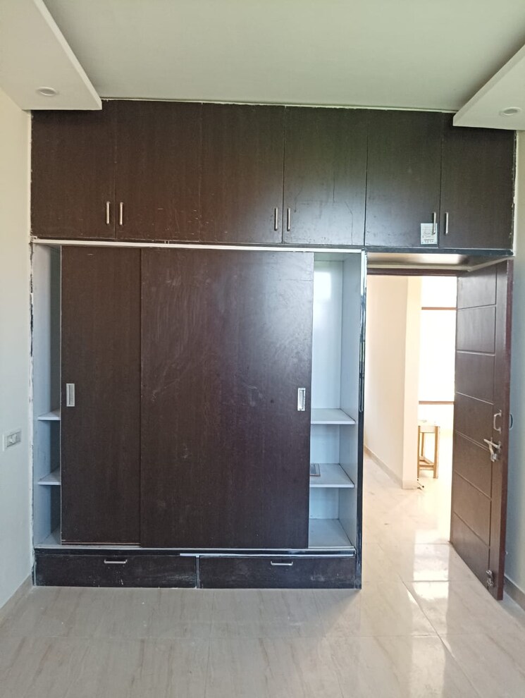 Room, ambala highway 2 Bedroom 120 Sq.Yd. Builder Floor In Ambala Highway Zirakpur 8157771