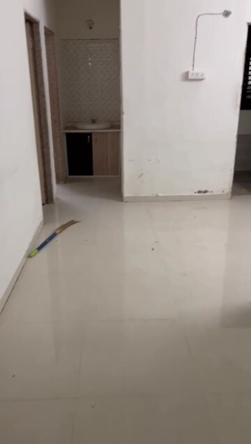 Room in 3 BHK Apartment at Gota – for Rent