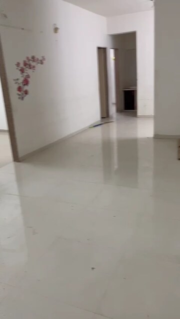 Room in 3 BHK Apartment at Gota – for Rent