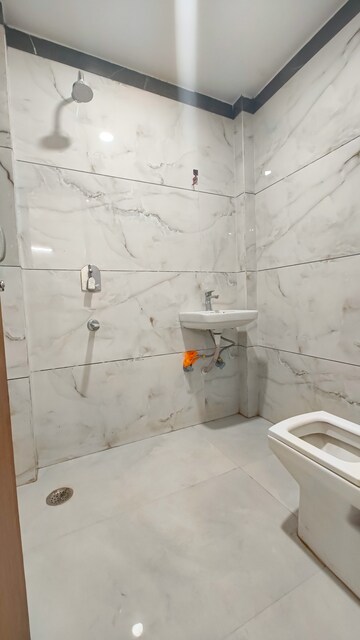 Bathroom in 2 BHK Builder Floor at Palm Residency Chhatarpur, Chattarpur – for Rent