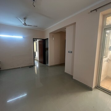 2 BHK Apartment For Rent in Supertech Ecociti, Sector 137
