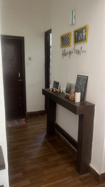 Living Room in 2 BHK Apartment at Green View Tower, Versova – for Rent