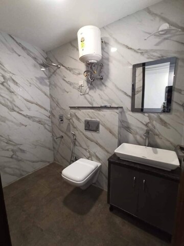 Bathroom in 1 BHK Builder Floor at Sector 5 – for Rent