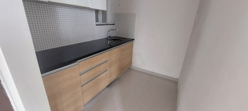 Room in 1 BHK Apartment at Omkar Signet, Malad East – for Rent