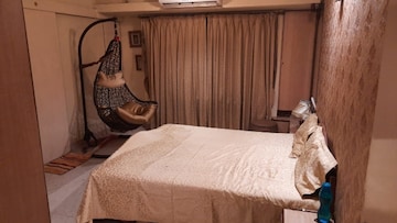 Room in 2 BHK Apartment at Bandra West – for Rent