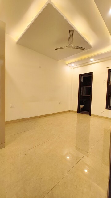 Room in 3 BHK Builder Floor at Palm Residency Chhatarpur, Chattarpur – for Rent