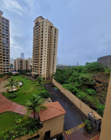 1 BHK Apartment For Rent in K Raheja Heights, Malad East