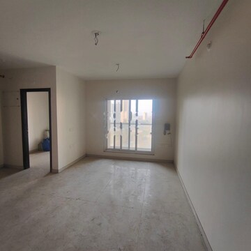 Room in 1.5 BHK Apartment at Dosti West County, Balkum Pada – for Rent