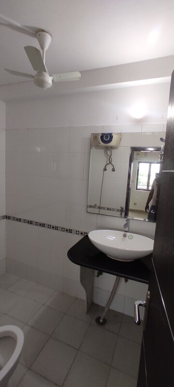 Master Bedroom in 3.5 BHK Apartment at Ardee City Palm Grove Heights, Sector 52 – for Rent