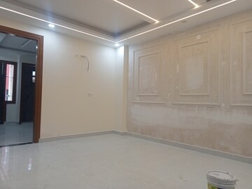 Room in 2 BHK Builder Floor at Mahavir Enclave 1 – for Rent