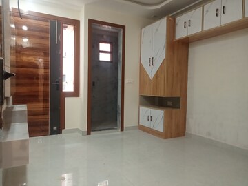 Room in 2 BHK Builder Floor at Mahavir Enclave 1 – for Rent