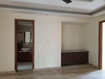 Room in 4 BHK Builder Floor at Ansal API Esencia, Sector 67 – for Rent