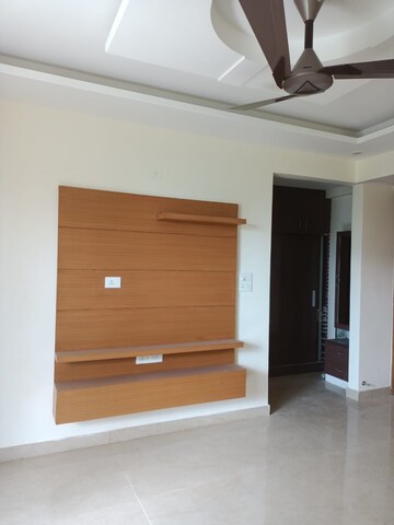 Room in 4 BHK Builder Floor at Ansal API Esencia, Sector 67 – for Rent