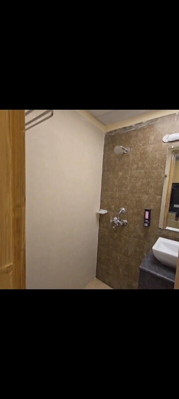 Furnished Amenities in Studio Apartment at Gaur City Center, Sector 4 Greater Noida – for Rent