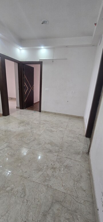 2 BHK Apartment For Rent in Amrapali Riverview, Amrapali Leisure Valley