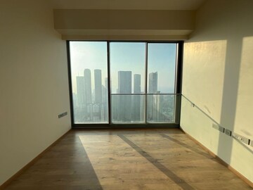 Room in 4 BHK Apartment at Rustomjee Crown, Prabhadevi – for Rent