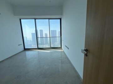 Room in 5 BHK Apartment at Rustomjee Crown, Prabhadevi – for Rent