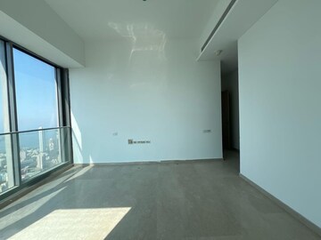 Room in 5 BHK Apartment at Rustomjee Crown, Prabhadevi – for Rent
