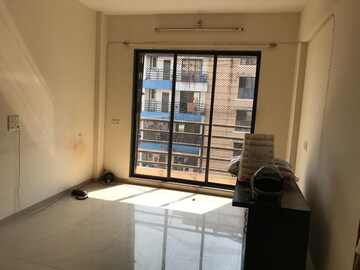 Bedroom in 2 BHK Apartment at Ghodbunder Road – for Rent
