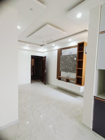 Room in 3 BHK Apartment at Pivotal Paradise, Sector 62 – for Rent