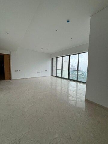 Room in 5 BHK Apartment at Rustomjee Crown, Prabhadevi – for Rent