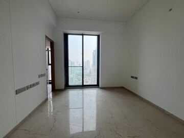 Room in 5 BHK Apartment at Rustomjee Crown, Prabhadevi – for Rent
